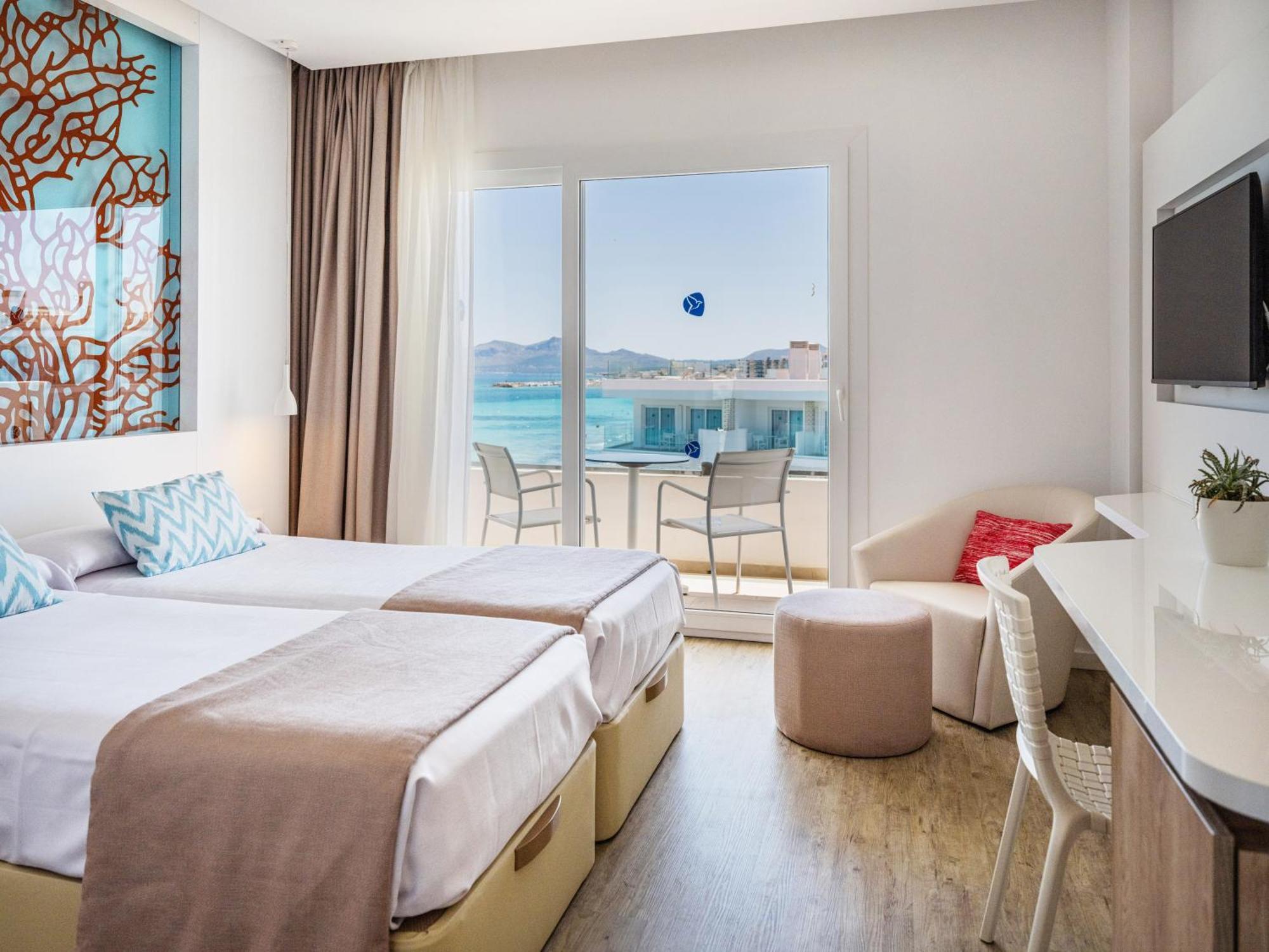 Twin Room Lateral Sea View